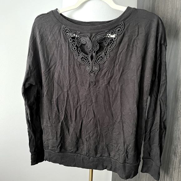 Camber & Grace sweater with beautiful detailing on the front - Picture 1 of 4